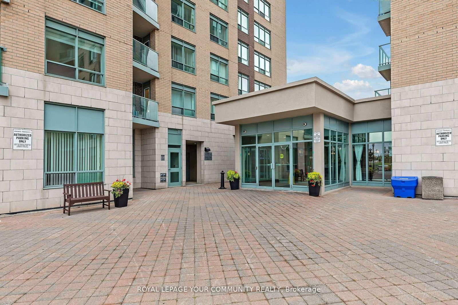Condo for sale at 502-11 Oneida Crescent, Richmond Hill, Langstaff, L4B 0A1 - MLS: N12133093