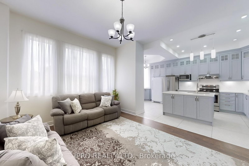 4 Copperstone Cres, Richmond Hill, L4S 2C4 | Image 3