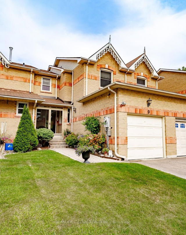 9 Steepleview Crescent