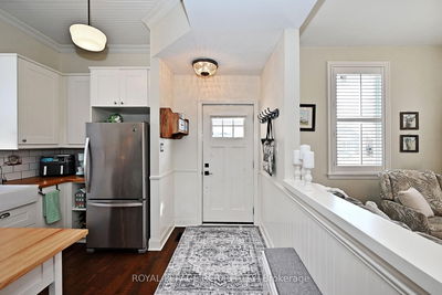 727 Lowell Ave, Newmarket - Gorham-College Manor image-0-3