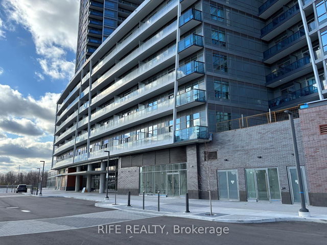 B2301 - 50 Upper Mall Way