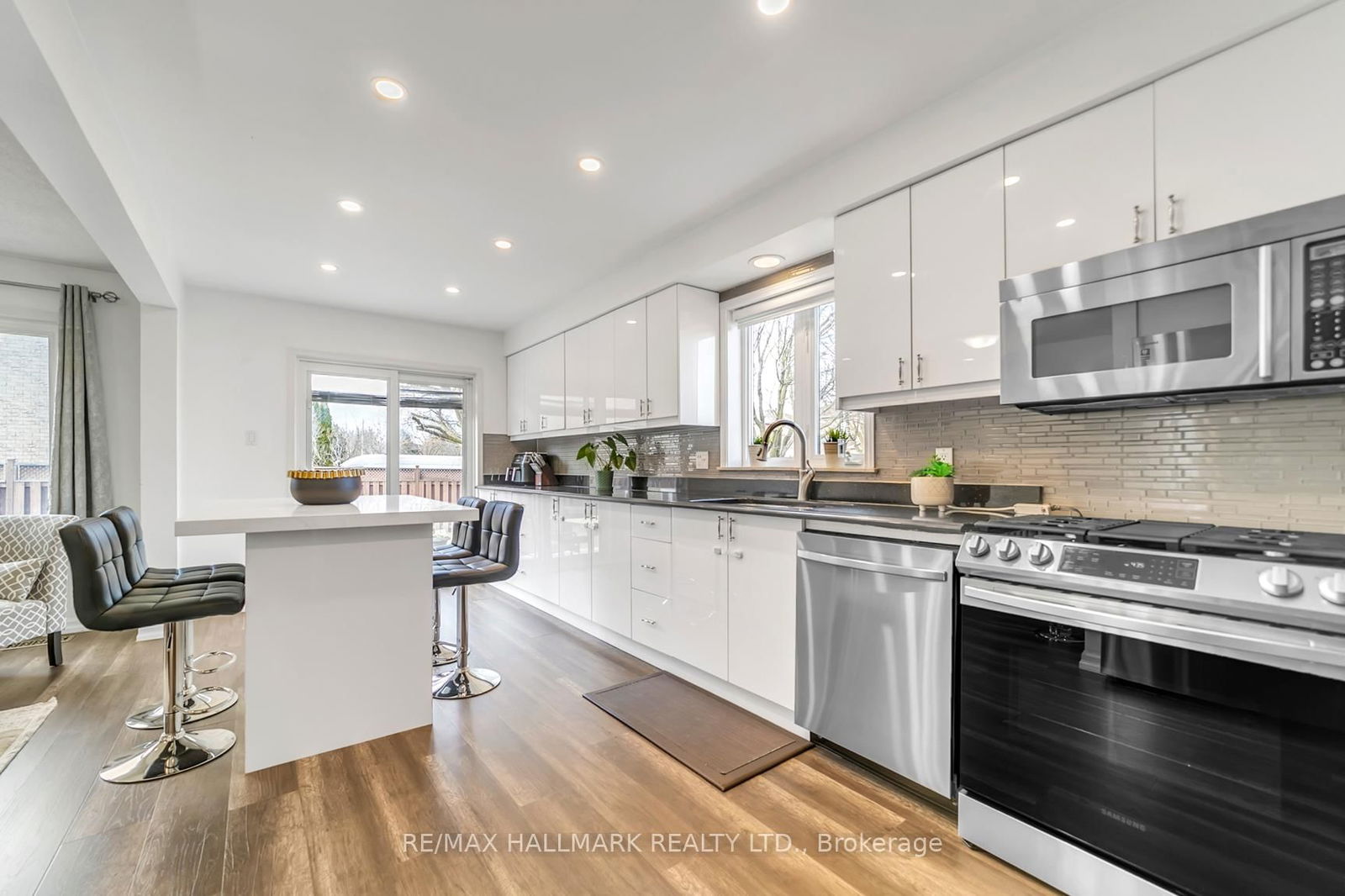 Detached House for sale at 2 Cedarhurst Drive, Richmond Hill, Devonsleigh, L4S 1B7 - MLS: N12133455