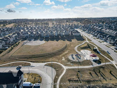 61 Gibson Circ, Bradford West Gwillimbury - Bradford image-0-3