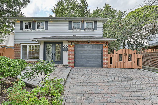 44 Royal Orchard Boulevard
