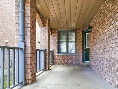 116 Woodroof Cres, Aurora - Bayview Wellington image-0-2