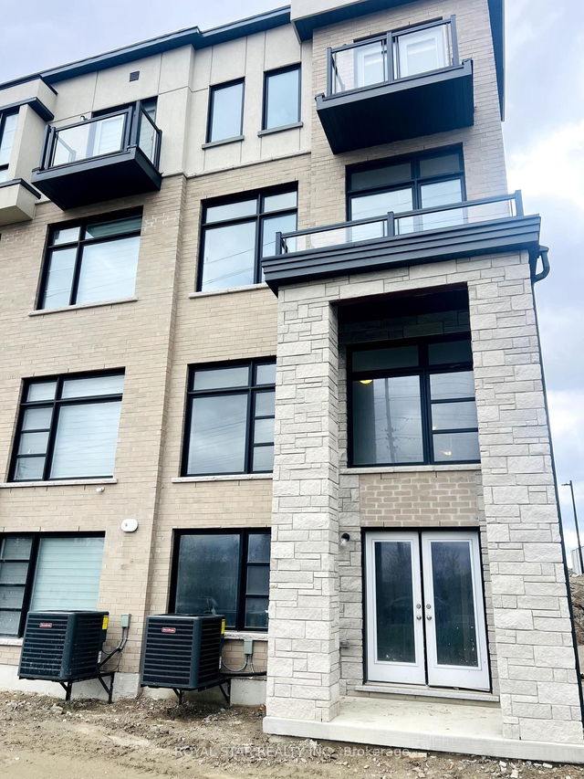 103 Inverary Crescent