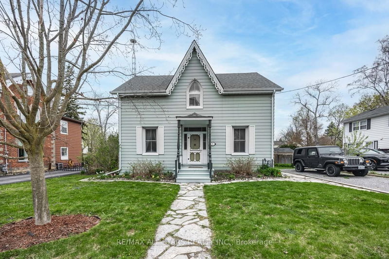 8 Albert St, Whitchurch-Stouffville - Stouffville image-0-0
