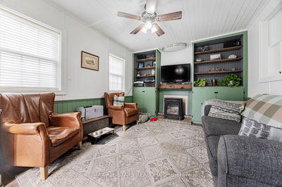 8 Albert St, Whitchurch-Stouffville - Stouffville image-0-1