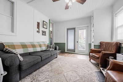 8 Albert St, Whitchurch-Stouffville - Stouffville image-0-2