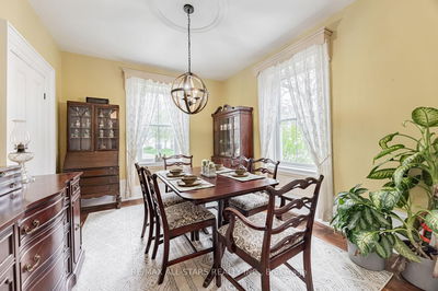 8 Albert St, Whitchurch-Stouffville - Stouffville image-0-3