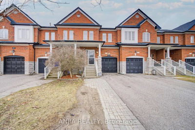 216 Zokol Dr, Aurora - Bayview Northeast