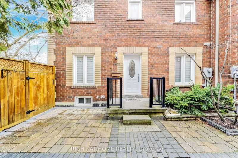 home for lease on 9900 Keele Street