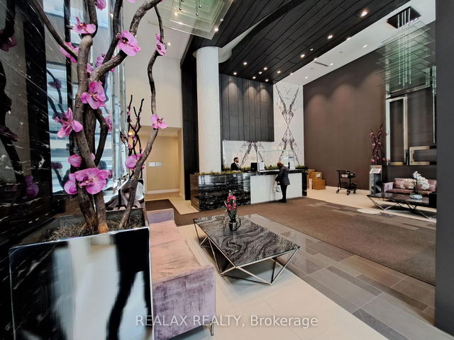 1610 - 9205 Yonge Street