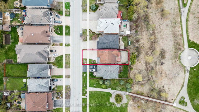 60 Regatta Avenue