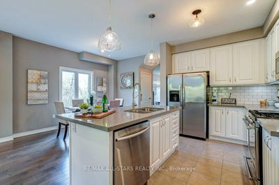 19 Michael Cummings Crt, Uxbridge - Rural Uxbridge image-0-4