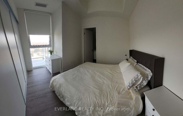 1303 - 185 Deerfield Road