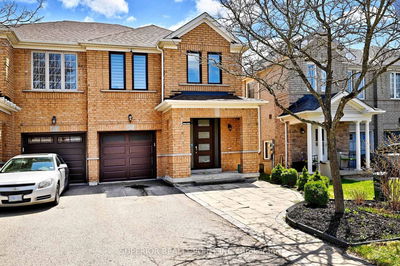 908 Oaktree Cres, Newmarket - Summerhill Estates
