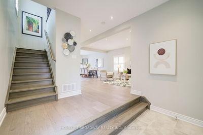 539 Bert Budd Ave, Newmarket - Gorham-College Manor image-0-4