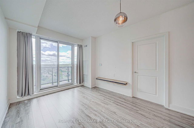 1607 - 9600 Yonge Street