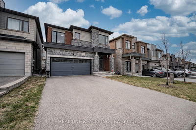 71 Tango Cres, Newmarket - Woodland Hill image-0-1
