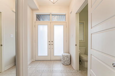 71 Tango Cres, Newmarket - Woodland Hill image-0-3