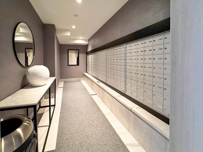 Unit 305 — 185 Deerfield Rd, Newmarket - Central Newmarket image-0-2