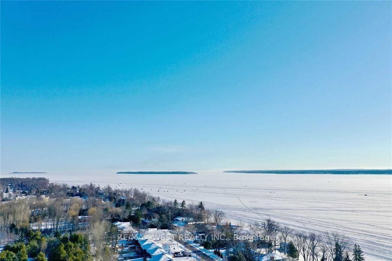 1422 Maple Way, Innisfil, L9S 4R1 | Image 3