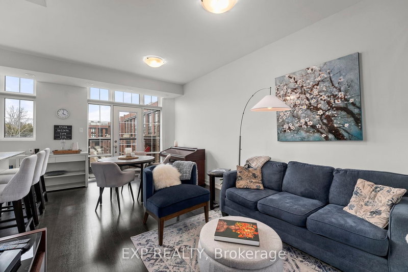 302 - 2 Linsmore Pl, Whitchurch-Stouffville, L4A 4T4 | Image 3