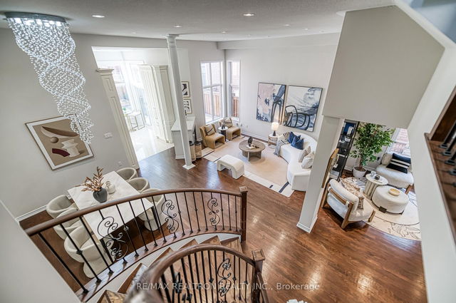 11 Queensway Drive