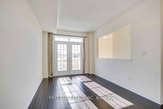 126 FAROOQ Boulevard