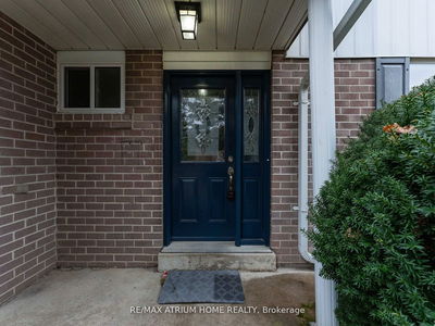 401 Borden Ave, Newmarket - Central Newmarket image-0-1