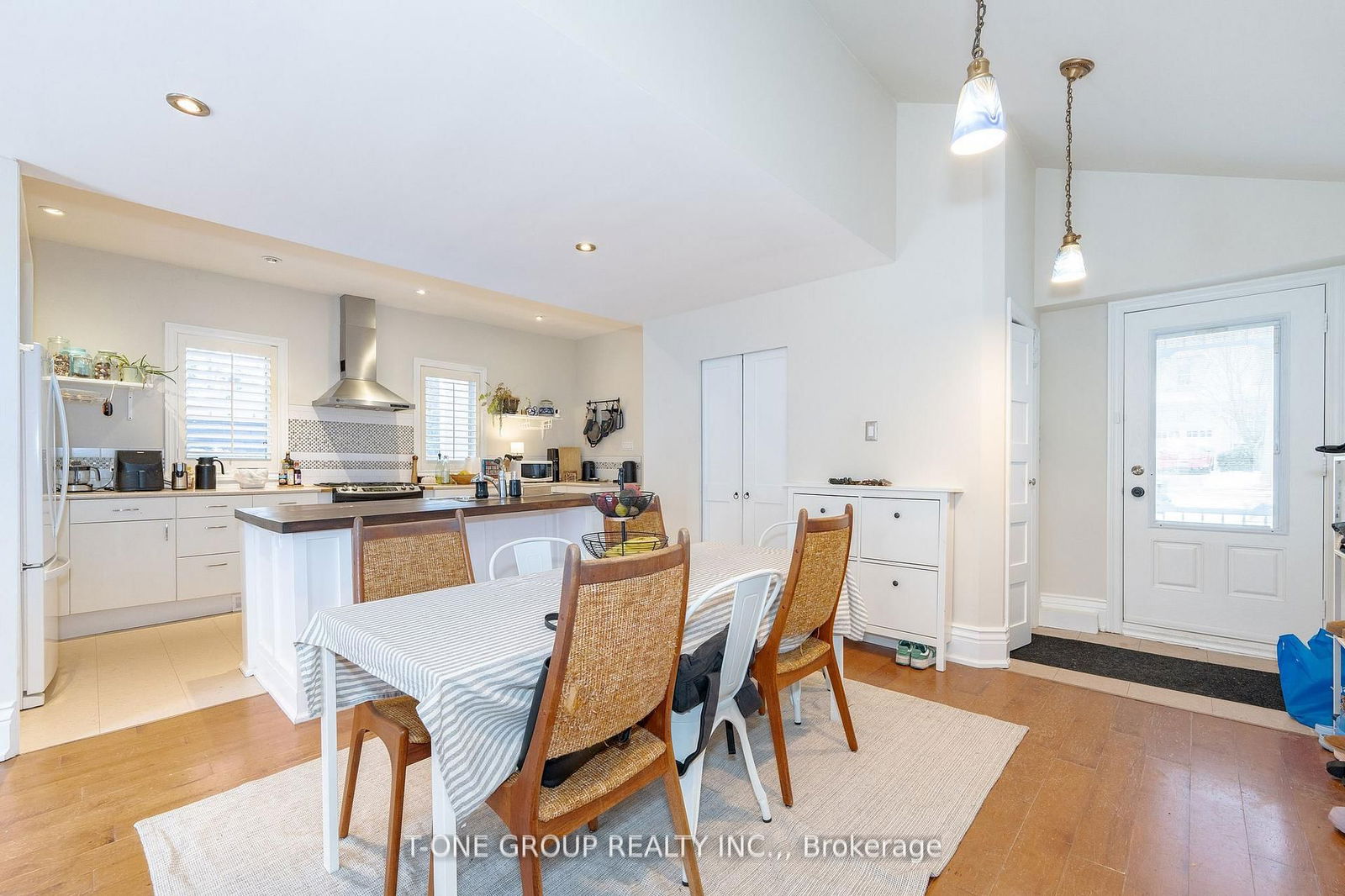 Detached House for sale at 579 Pearson Street, Newmarket, Gorham-College Manor, L3Y 1G2 - MLS: N12138752