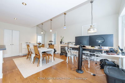 579 Pearson St, Newmarket - Gorham-College Manor image-0-4