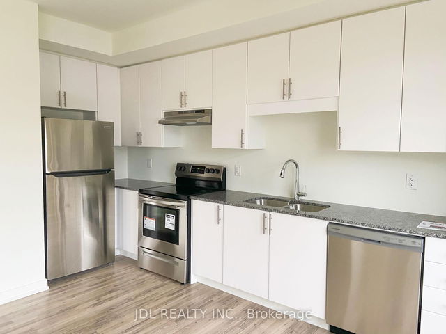 39 - 370A Red Maple Road