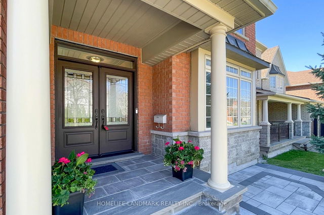 106 Ravine Edge Drive
