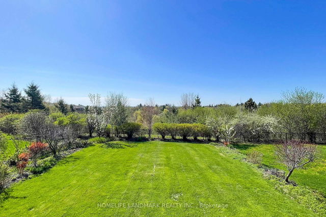 106 Ravine Edge Drive