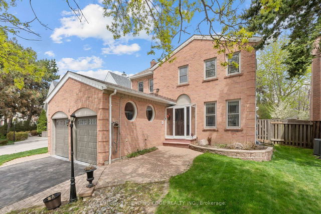 4 Longwater Chase