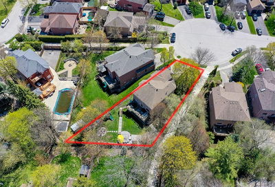 353 Meegan Crt, Newmarket - Summerhill Estates