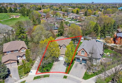 353 Meegan Crt, Newmarket - Summerhill Estates image-0-2