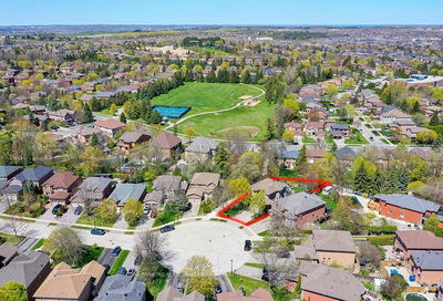 353 Meegan Crt, Newmarket - Summerhill Estates image-0-3