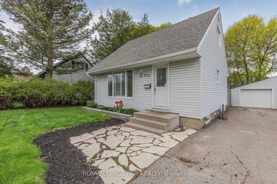 273 Rogers Rd, Newmarket - Central Newmarket image-0-1