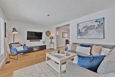 273 Rogers Rd, Newmarket - Central Newmarket image-0-2