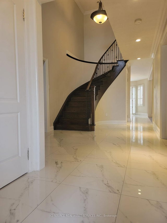 Main - 273 Belview Avenue