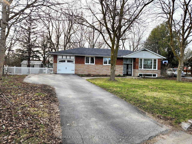 399 Loretta Crescent
