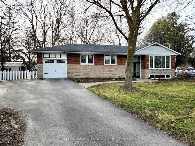 399 Loretta Crescent