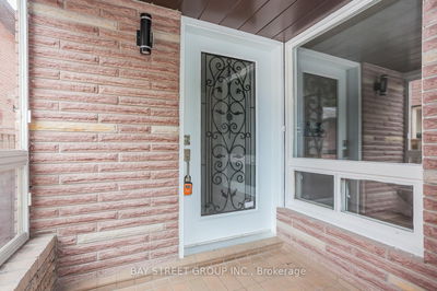 3 Upton Cres, Markham - Milliken Mills West image-0-2