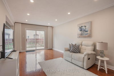 3 Upton Cres, Markham - Milliken Mills West image-0-4