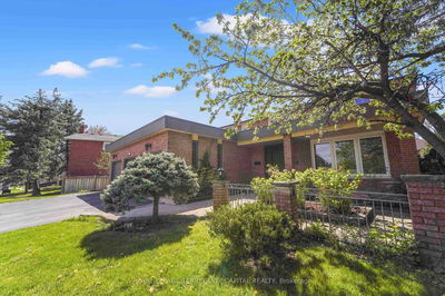 136 Villa Park Dr, Vaughan - East Woodbridge image-0-3