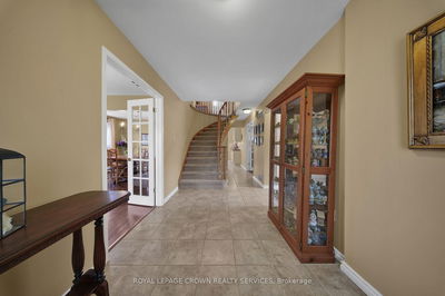 383 Ashworth Dr, Newmarket - Bristol-London image-0-3