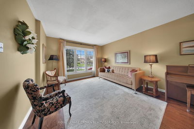 383 Ashworth Dr, Newmarket - Bristol-London image-0-4